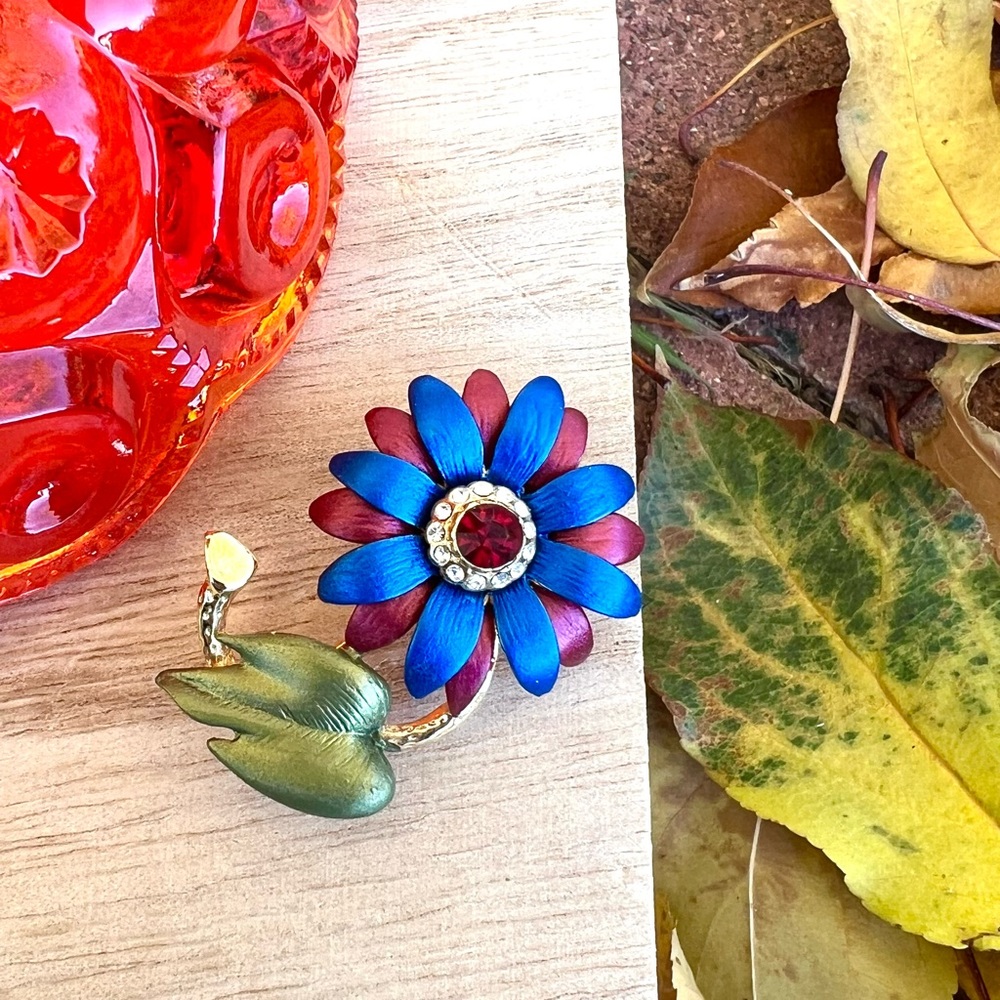 Vintage Vibrant Matte Purple Blue Daisy Floral Flower Brooch Pin